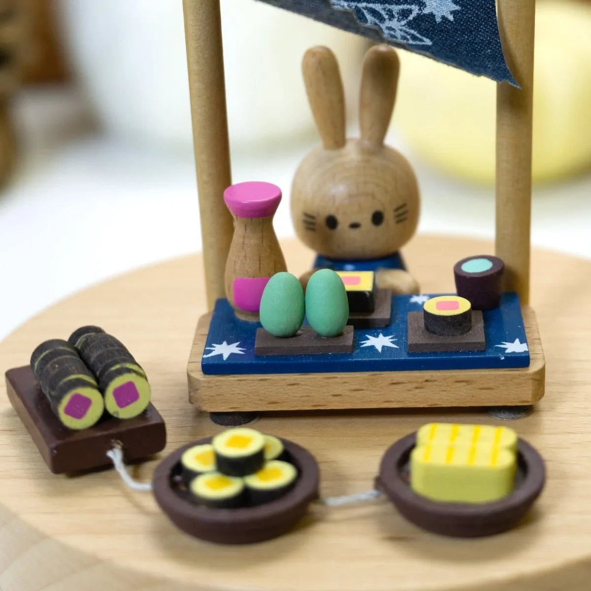 Sushi Bar Rabbit with Moving Plates (Melody: Spirited Away)